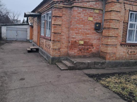 Будинок з двома гаражами, літня кухня, погріб Жовті Води