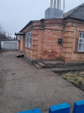 Будинок з двома гаражами, літня кухня, погріб - фото 1