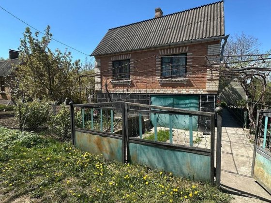 Дача з гаражем, погребом, банею та великою ділянкою! Здолбунов