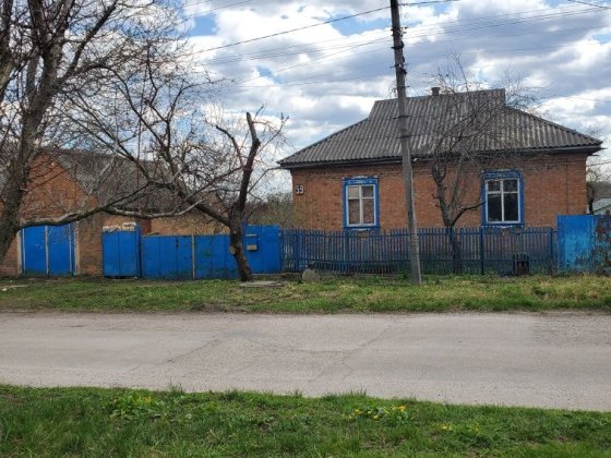 Продається будинок в  тихому , спокійному місці Знаменка
