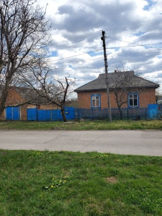 Продається будинок в  тихому , спокійному місці - фото 1