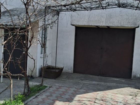 Продам 1/4 дома, 148 кв.м утеплений баня/сауна всі зручності два гаража теплиця виноград своя вода о Ізюм