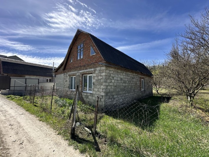 Продається будинок поруч з містом - фото 1
