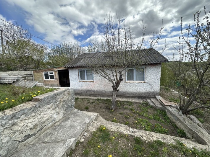 Прдається дачний будинок з зручностями, 5 км від міста - фото 1