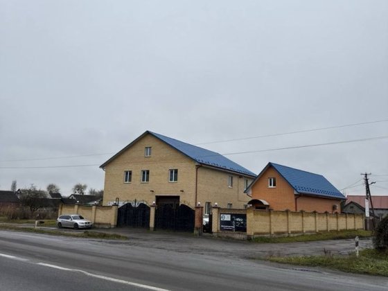 Продам будинок з комерційним приміщенням Киверцы