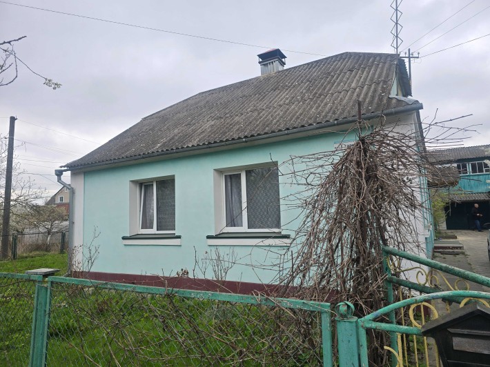 Будинок в Ковелі з ділянкою - фото 1