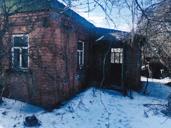 Житловий будинок та споруди, загальною площею 33,30 кв.м у м.Люботин - фото 1