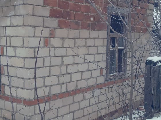 Житловий будинок та споруди, загальною площею 27,70 кв.м у м. Люботин Люботин