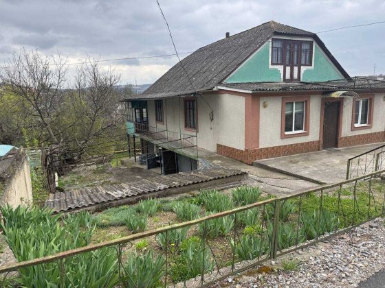 Продається двоповерховий будинок Могилев-Подольский