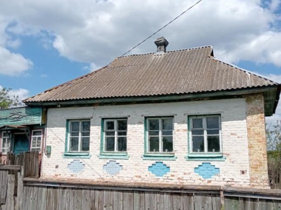 Продам будинок Чернігівська обл. смт Лосинівка Великий просторий Нежин