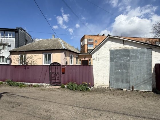 Будинок по вулиці Березанська район райлікарні