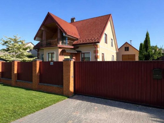 Продається двоповерховий будинок. Район хлібзаводу Нововолынск