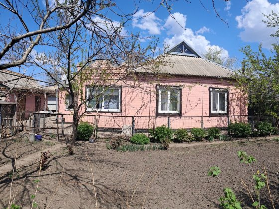 Продам дом для большой семьи в Новомосковске.