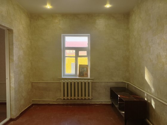 Будинок в центрі міста ,поруч з ринком,можливо переробити під комерцію