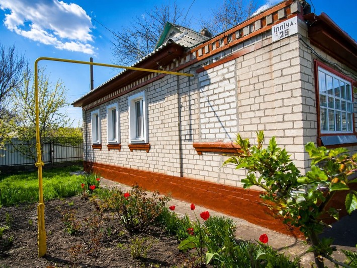 Продаж будинку з меблями/центральні комунікації/сертифікат - фото 1