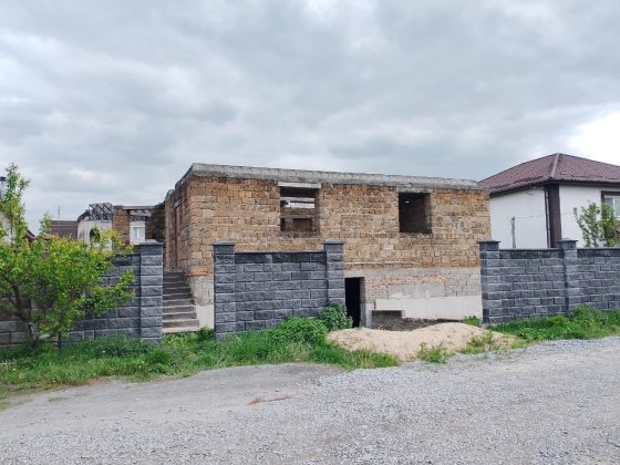 Продам ділянку з недобудованим будинком! Славута