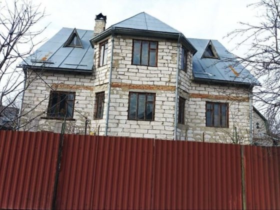 Продам двоповерховий будинок. З ділянкою200квм. м Славута Славута