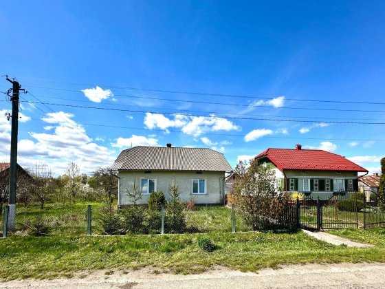 Продається житловий будинок в с.Конюхів Стрый