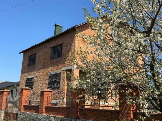 (5) Продам будинок в Хмільнику 7050 Хмільник