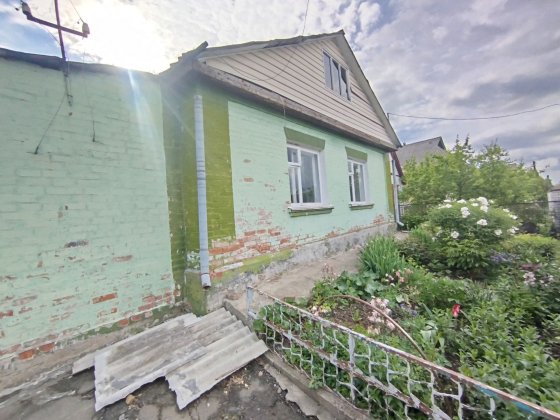 Два будинки 76м і 150м²  Гараж. 25 соток. р-н Слобідки Умань