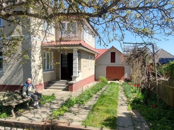 Продам будинок 6 кімнат Хотин