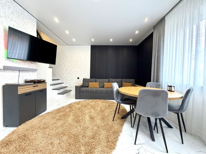 Продаж будинку з ремонтом - фото 1