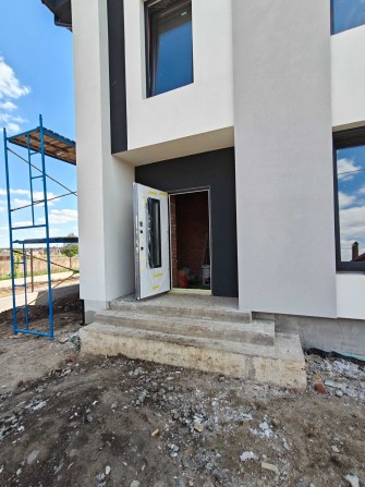Стрижавка будинок з терасою та балконом65 тис.$ - фото 1