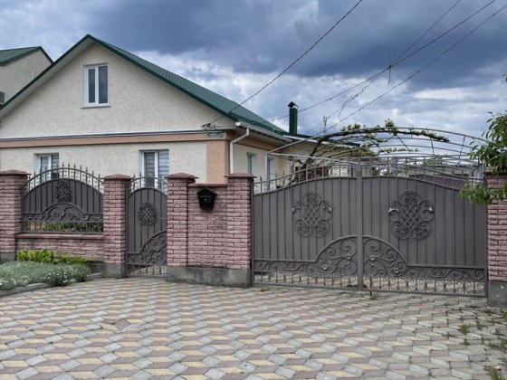 Продам будинок з меблями та технікою м.Гайсин Гайсин