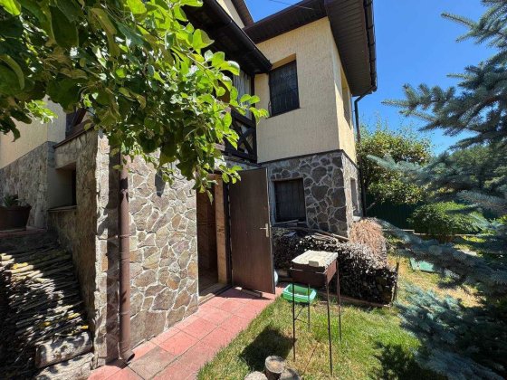 Продам двохповерховий будинок 95м2 . Винницкие Хутора
