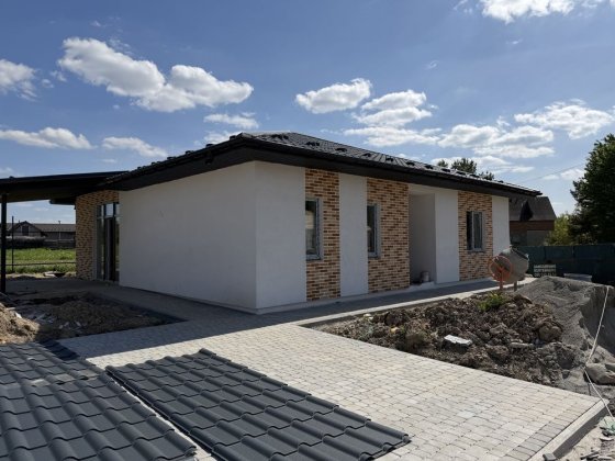 Продам чистовий будинок в Якушинцях. Газ. Світло 10 кіловат Якушинці
