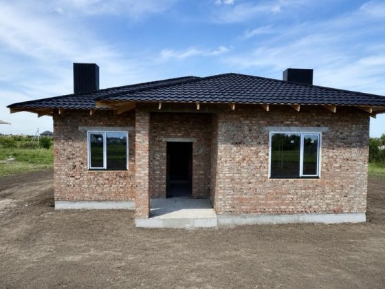 Продаж окремостоячого будинку в престижній локації — с. Боратин Боратин