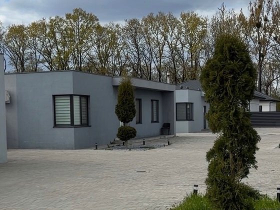 Продаж окремого будинку з ремонтом в Боратині Боратин