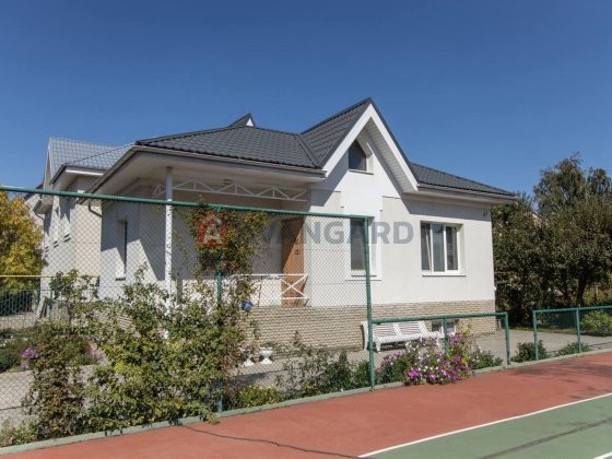 Продам будинок в с. Новоселівка  Підгородне Слобожанське Новоселовка