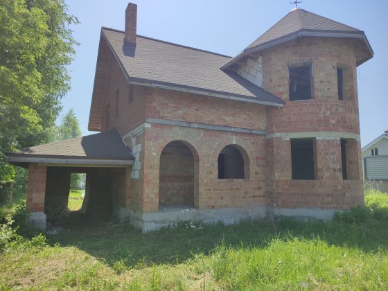 Продам добротний,двоповерховий цегляний будинок(недострой). Тетеревка