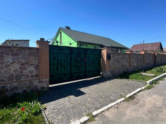 Продається житловий будинок Брусилов