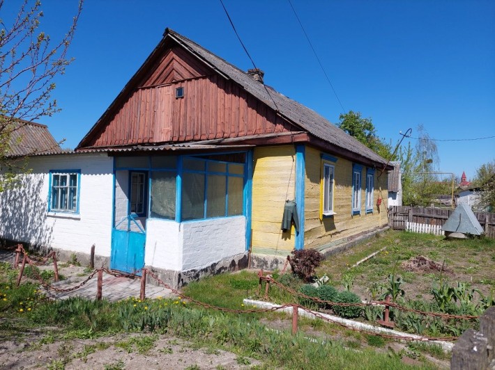 Продається половина будинку не далеко аід центру міста. - фото 1