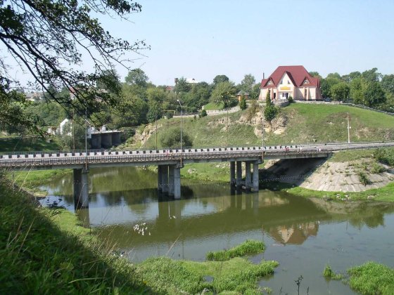 Продам оформлений будинок з землею м.Чуднів Чуднов