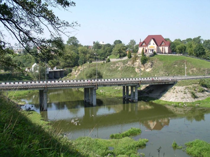 Продам оформлений будинок з землею м.Чуднів - фото 1