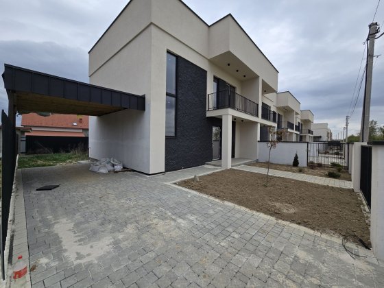 ПРОДАЖ КОТЕДЖІВ 116,1 м² / 2.7 сотки / газове опалення / гарна локація Сторожница