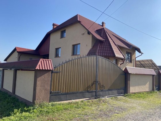 Продається будинок у с. Велятино Велятино