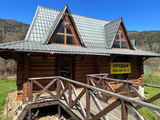 Продаж дерев’яного будинку на розбір Микуличин