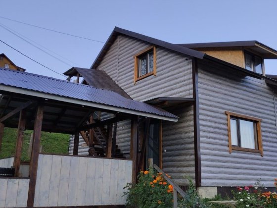 Продається  1/2 будинку в Карпатах, с.Яблуница, Івано-франківська область,  Буковель Яблуница