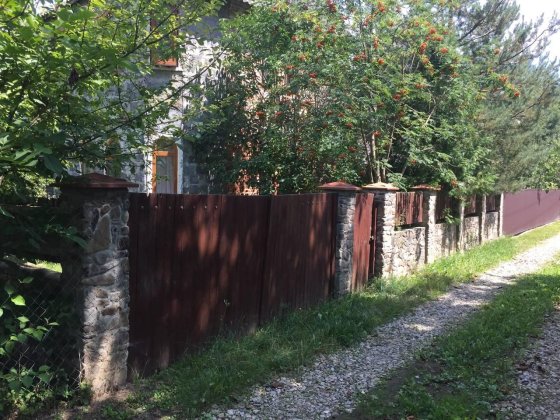 Продам діляку з будинком у Чернієві Черниев