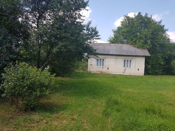 Продаж будинку із земельною ділянкою в с.Черніїв Черниев