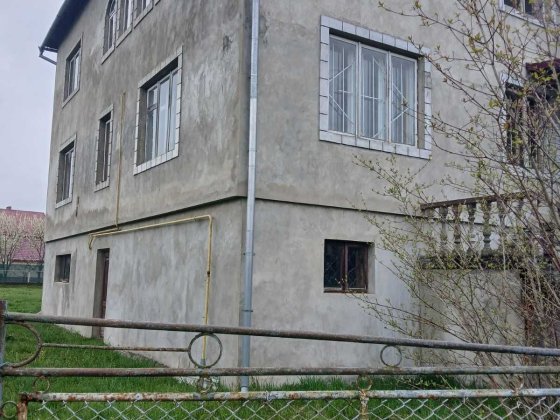 Продається будинок 385м.кв.  14 соток. Богородчаны