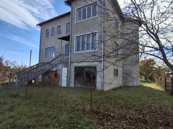 Добротний особняк в м. Богородчани, 385м.кв масив "За ЦРЛ". Богородчаны