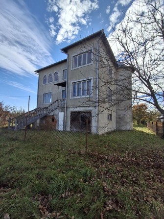 Добротний особняк в м. Богородчани, 385м.кв масив "За ЦРЛ". - фото 1