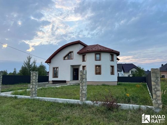 Просторий будинок поруч із містом Драгомирчани