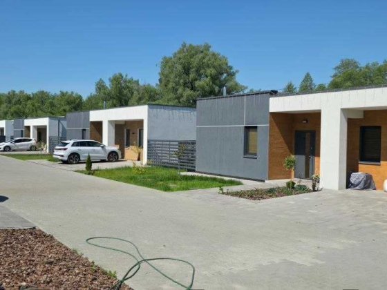 Автономний будинок 118м² біля Києва: генератор, сонце, батарея Білогородка