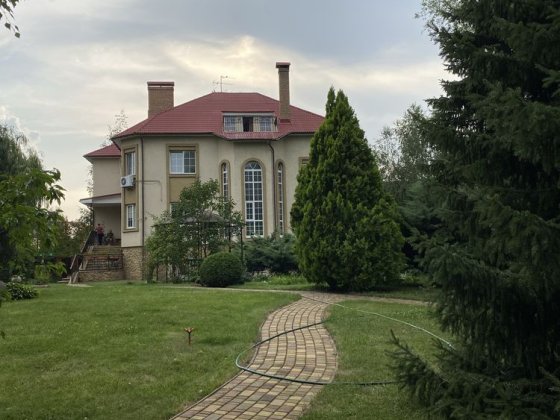 Продається будинок у Козині з виходом до води!   25 соток вулиця Лугова Козин